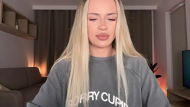 Snapshot of Julia_RL chatting on October 2025 07:47:01 PM Julia RL online show from October 2025 07:47:01 PM