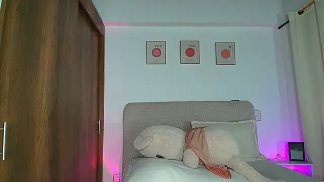 Snapshot of KarolPorttela chatting on September 2025 12:51:01 PM KarolPorttela online show from September 2025 12:51:01 PM