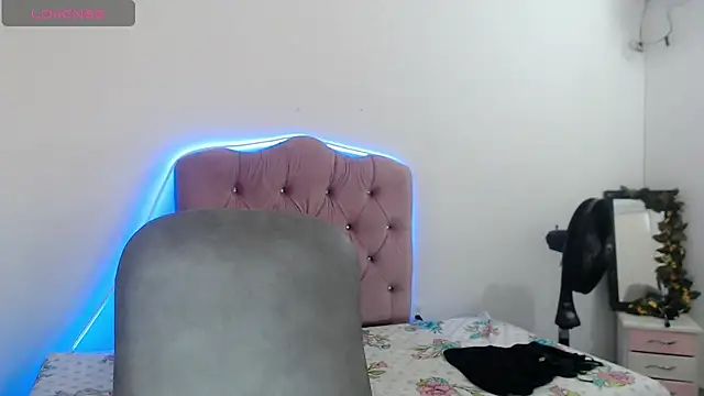 Snapshot of nicoll_crazzy chatting on January 2026 03:06:01 PM nicoll crazzy online show from January 2026 03:06:01 PM