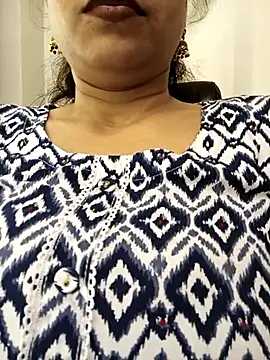 Snapshot of Sneha_gril chatting on March 2025 01:07:02 PM Sneha gril online show from March 2025 01:07:02 PM