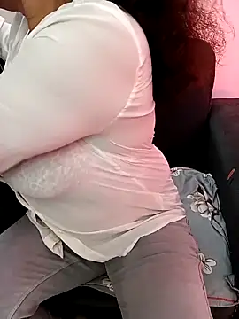 Snapshot of Sneha_gril chatting on March 2025 06:53:02 PM Sneha gril online show from March 2025 06:53:02 PM