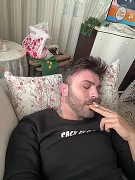 Snapshot of hot_man_eray chatting on February 2025 10:28:02 AM hot man eray online show from February 2025 10:28:02 AM