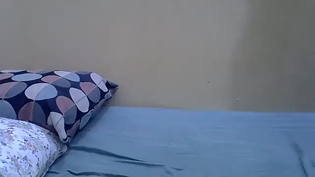 Harrisamor online show from December 2025 08:03:01 PM