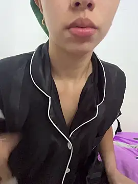 Aaliyah Salma online show from June 2026 06:22:02 PM