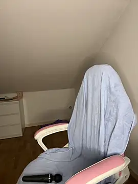 Snapshot of LeMagique- chatting on February 2025 09:43:02 PM LeMagique- online show from February 2025 09:43:02 PM