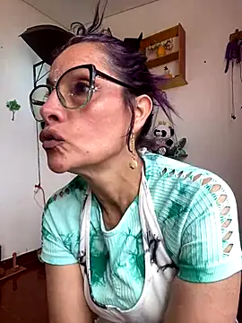 Goddess-Love- online show from November 2025 06:18:02 PM