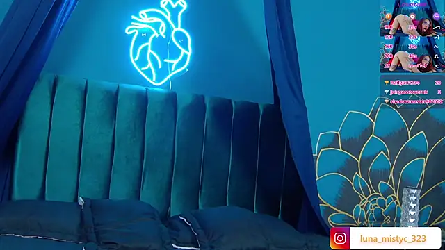 Snapshot of Lunamistyc chatting on November 2025 07:48:02 PM Lunamistyc online show from November 2025 07:48:02 PM