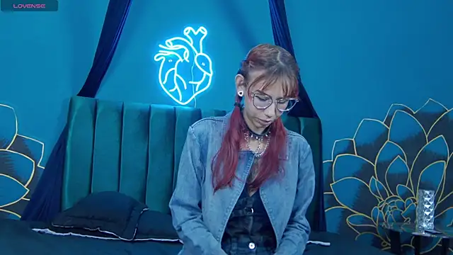 Snapshot of Lunamistyc chatting on November 2025 08:00:01 PM Lunamistyc online show from November 2025 08:00:01 PM