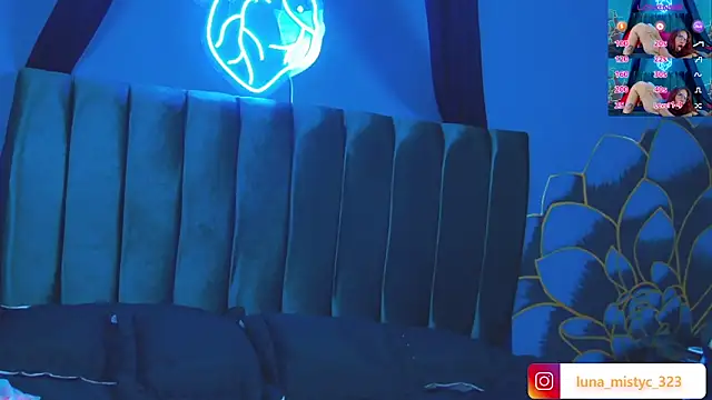 Snapshot of Lunamistyc chatting on November 2025 07:49:02 PM Lunamistyc online show from November 2025 07:49:02 PM