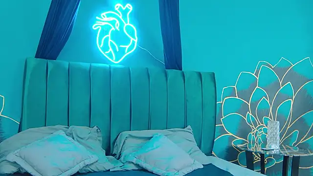 Snapshot of Lunamistyc chatting on February 2026 08:07:02 PM Lunamistyc online show from February 2026 08:07:02 PM