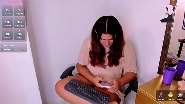 Snapshot of Valery_Maravilla_ chatting on December 2024 02:01:02 AM Valery Maravilla online show from December 2024 02:01:02 AM