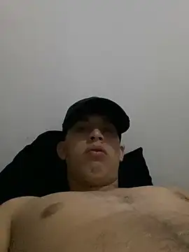 Snapshot of breiderxexiboys chatting on December 2024 12:41:01 AM breiderxexiboys online show from December 2024 12:41:01 AM