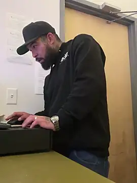 Snapshot of jr91esl chatting on February 2025 02:37:01 AM jr91esl online show from February 2025 02:37:01 AM