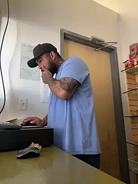 Snapshot of jr91esl chatting on February 2025 09:08:02 PM jr91esl online show from February 2025 09:08:02 PM