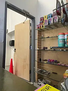 Snapshot of jr91esl chatting on February 2025 05:51:02 PM jr91esl online show from February 2025 05:51:02 PM