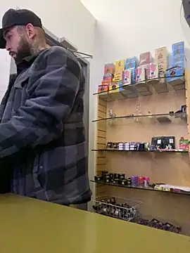 Snapshot of jr91esl chatting on February 2025 09:37:02 PM jr91esl online show from February 2025 09:37:02 PM