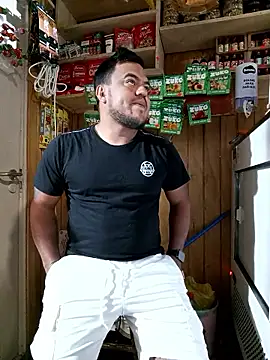 Snapshot of TheBriiaand30 chatting on January 2026 02:42:02 PM TheBriiaand30 online show from January 2026 02:42:02 PM