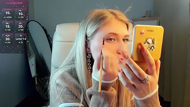 Evacadooo online show from January 2025 02:07:02 AM