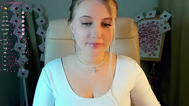 Evacadooo online show from February 2025 02:19:02 AM