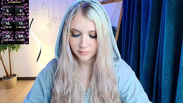 Evacadooo online show from February 2026 02:38:01 AM