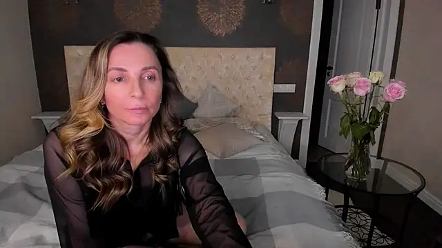 Snapshot of AllisonWilliams chatting on December 2024 07:38:02 PM AllisonWilliams online show from December 2024 07:38:02 PM