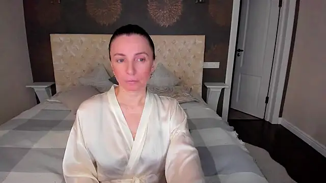 Snapshot of AllisonWilliams chatting on December 2024 06:16:01 PM AllisonWilliams online show from December 2024 06:16:01 PM