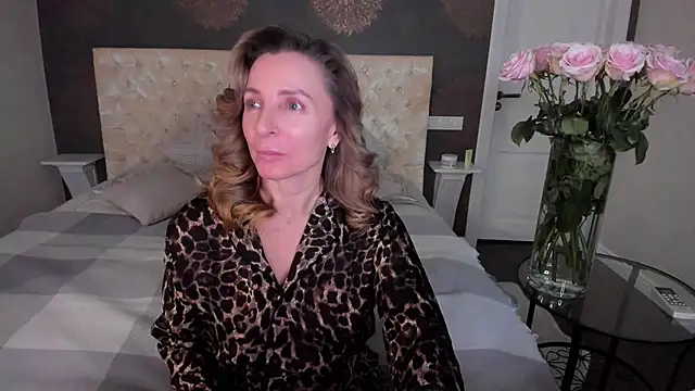 Snapshot of AllisonWilliams chatting on December 2025 06:06:01 PM AllisonWilliams online show from December 2025 06:06:01 PM