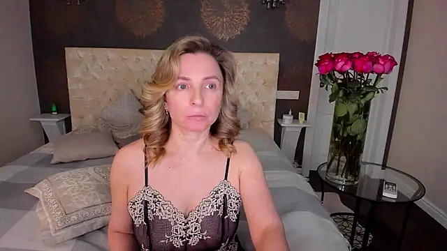 Snapshot of AllisonWilliams chatting on January 2026 04:33:02 PM AllisonWilliams online show from January 2026 04:33:02 PM