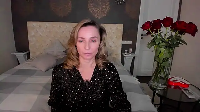 Snapshot of AllisonWilliams chatting on February 2026 04:18:01 PM AllisonWilliams online show from February 2026 04:18:01 PM