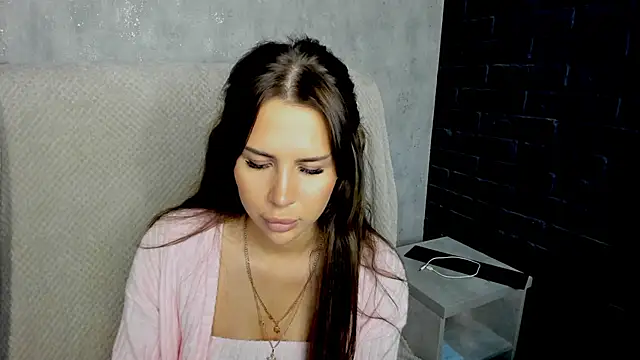 Snapshot of SuraMune chatting on February 2026 02:02:01 PM SuraMune online show from February 2026 02:02:01 PM