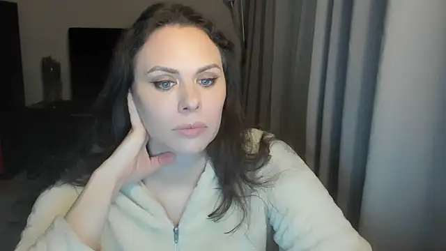 MollyCheiz online show from April 2026 07:22:01 PM