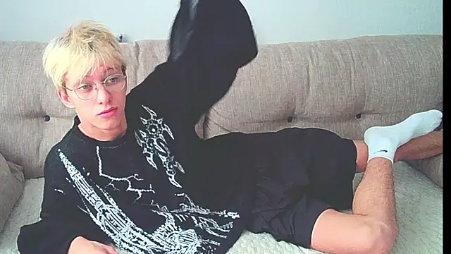 Ostin meow online show from December 2024 08:22:01 AM