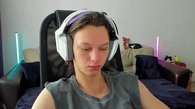 Ostin meow online show from February 2026 07:07:02 AM