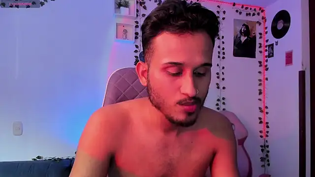 Raf brunette online show from February 2025 12:20:01 PM