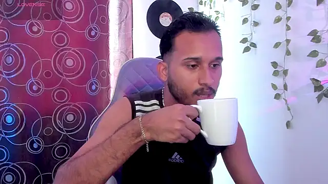 Raf brunette online show from October 2025 04:58:02 PM