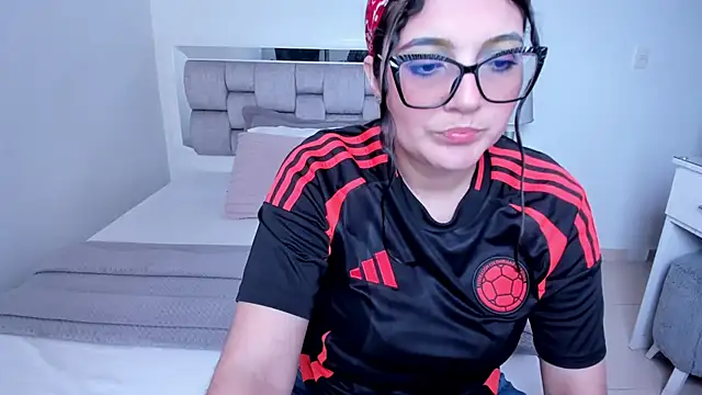 Camilaa bueno online show from July 2026 08:37:01 PM