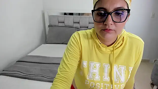 Camilaa bueno online show from July 2026 12:17:01 AM