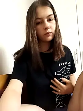 Snapshot of ella_grays chatting on December 2024 07:53:01 AM ella grays online show from December 2024 07:53:01 AM