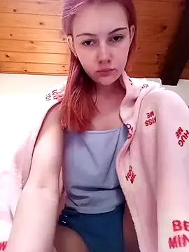 Snapshot of ella_grays chatting on January 2025 02:20:01 PM ella grays online show from January 2025 02:20:01 PM