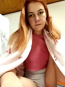 Snapshot of ella_grays chatting on January 2025 08:32:02 PM ella grays online show from January 2025 08:32:02 PM