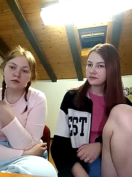 Snapshot of ella_grays chatting on February 2025 06:42:01 PM ella grays online show from February 2025 06:42:01 PM