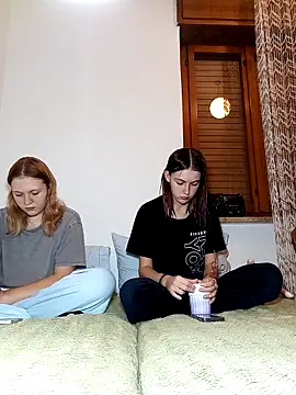 Snapshot of ella_grays chatting on October 2025 06:20:01 PM ella grays online show from October 2025 06:20:01 PM