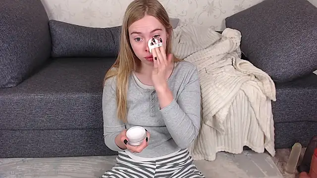 sofiaa here online show from May 2026 12:06:01 AM