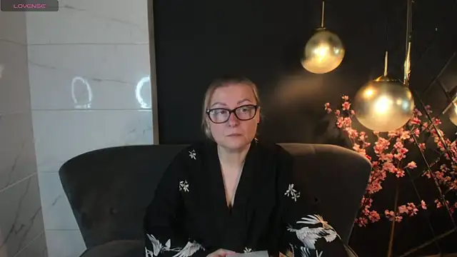 AlexandraKind online show from January 2025 01:41:01 PM