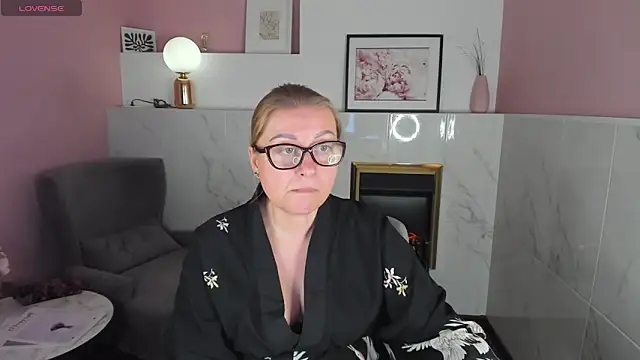 AlexandraKind online show from February 2025 04:44:01 PM