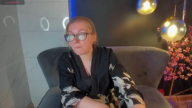 AlexandraKind online show from February 2025 04:43:01 PM