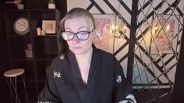 AlexandraKind online show from February 2025 01:33:01 PM