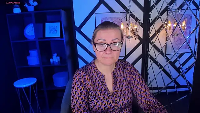 AlexandraKind online show from March 2025 01:20:01 PM