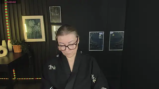 AlexandraKind online show from March 2025 12:04:02 AM