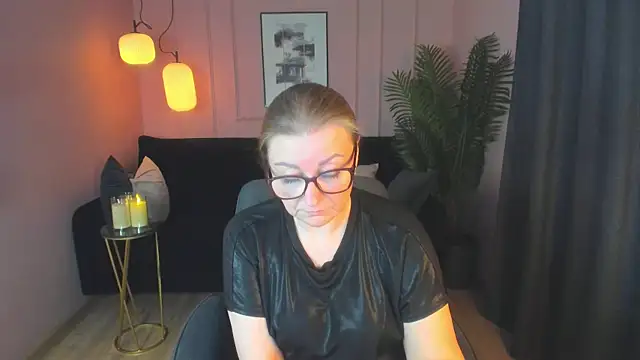 AlexandraKind online show from March 2025 11:00:02 PM